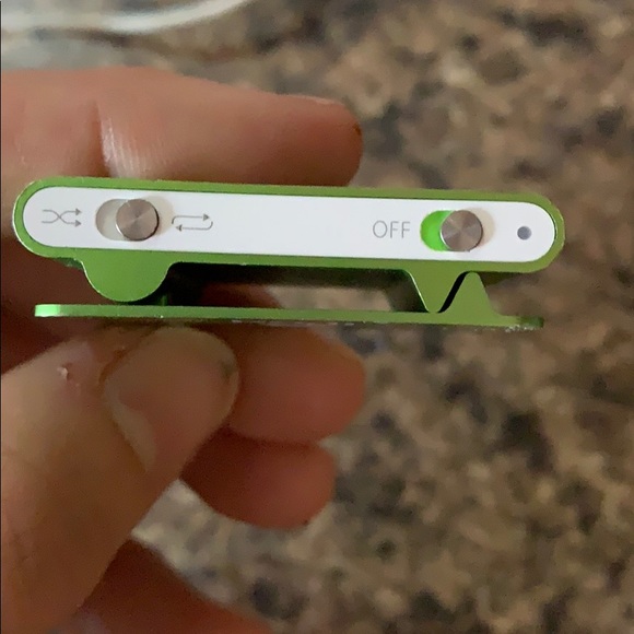 iPod - Picture 2 of 3